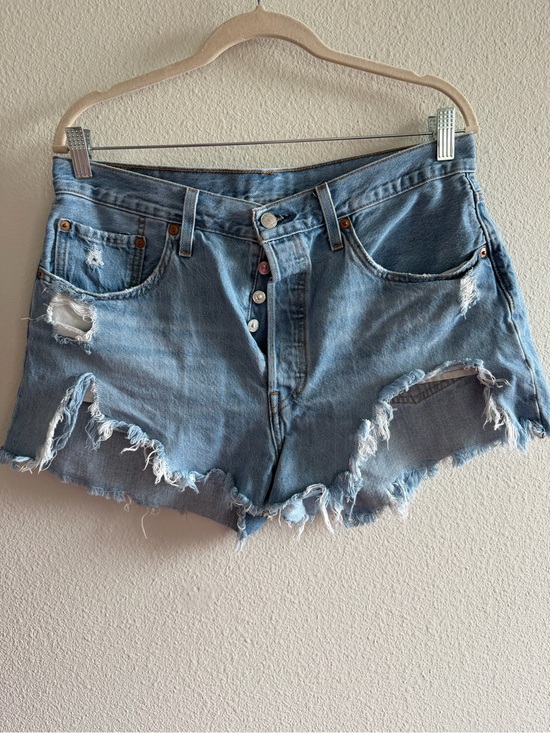 Levi's Pants - Levi’s 501 Distressed Shorts size 32